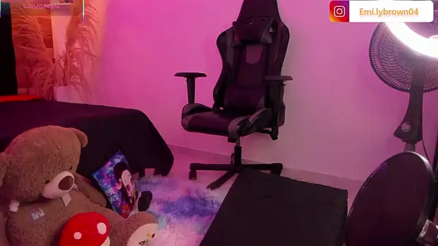 Snapshot of Emily_brown04 chatting on 02.10.26 Emily brown04 online show from 02.10.26