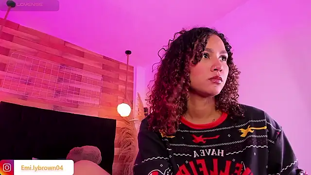 Snapshot of Emily_brown04 chatting on 03.08.26 Emily brown04 online show from 03.08.26