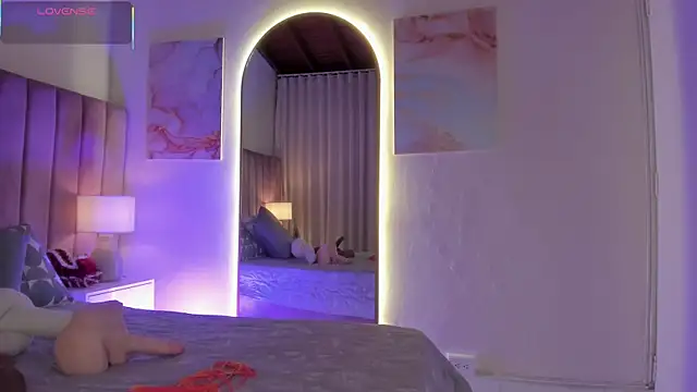 Mia mtnz02 online show from 12.14.25