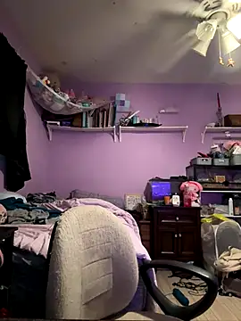 Snapshot of KadiSparkle chatting on 11.18.25 KadiSparkle online show from 11.18.25