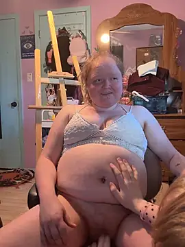 Snapshot of KadiSparkle chatting on 03.25.26 KadiSparkle online show from 03.25.26