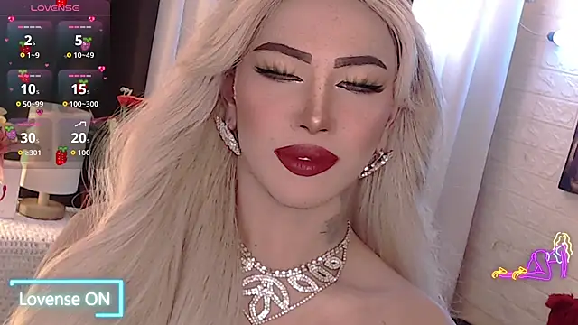 Snapshot of Your_valentina_goddess chatting on 10.05.25 Your valentina goddess online show from 10.05.25
