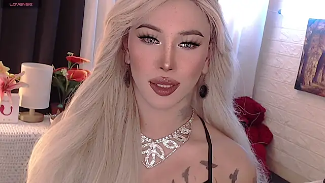 Snapshot of Your_valentina_goddess chatting on 10.09.25 Your valentina goddess online show from 10.09.25