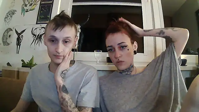 Snapshot of Zelesuida chatting on 10.29.25 Zelesuida online show from 10.29.25