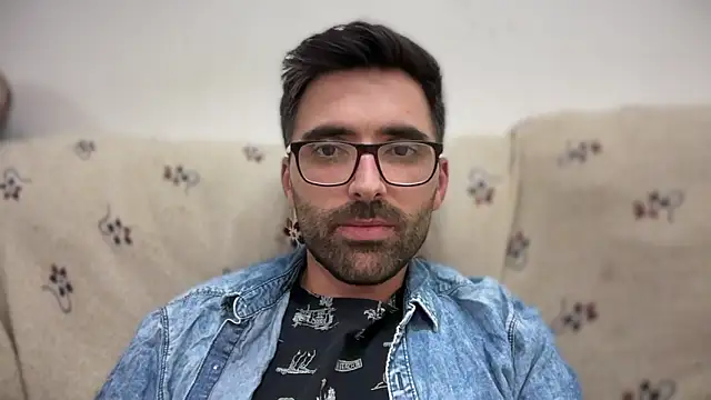 Snapshot of Alicante34 chatting on 10.18.25 Alicante34 online show from 10.18.25