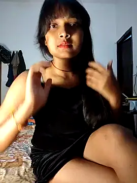 RAYI Queen 2 online show from 10.19.25