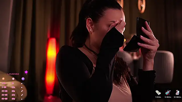 MaryHols online show from 12.03.25