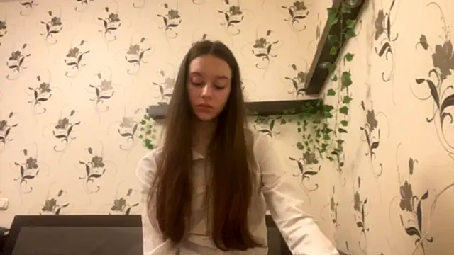 Snapshot of AshleyEady chatting on 09.16.25 AshleyEady online show from 09.16.25