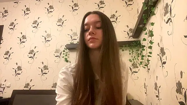 Snapshot of AshleyEady chatting on 09.17.25 AshleyEady online show from 09.17.25