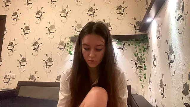 Snapshot of AshleyEady chatting on 09.18.25 AshleyEady online show from 09.18.25