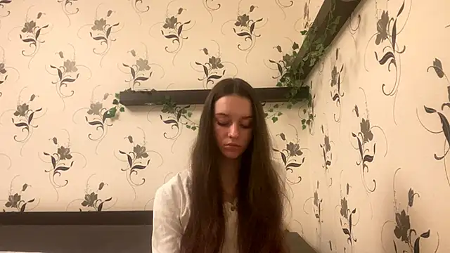 Snapshot of AshleyEady chatting on 09.29.25 AshleyEady online show from 09.29.25