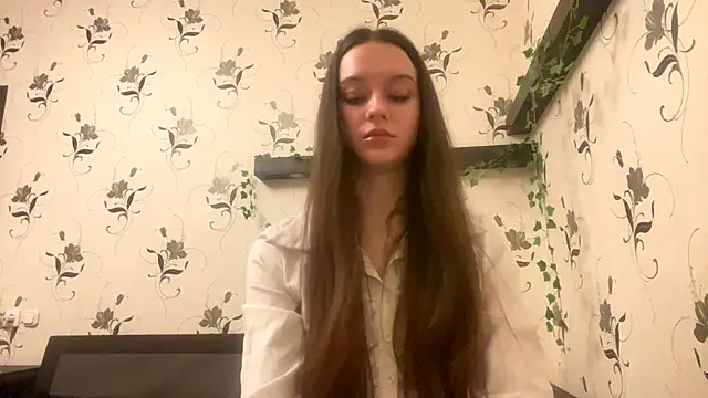 Snapshot of AshleyEady chatting on 10.18.25 AshleyEady online show from 10.18.25