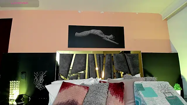 ScarletTorres online show from 12.18.25