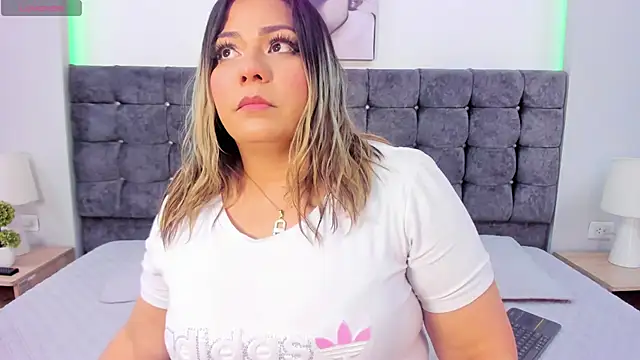 isabella horney  online show from 09.26.25