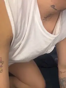 Snapshot of Kurtxxx22 chatting on 11.07.25 Kurtxxx22 online show from 11.07.25