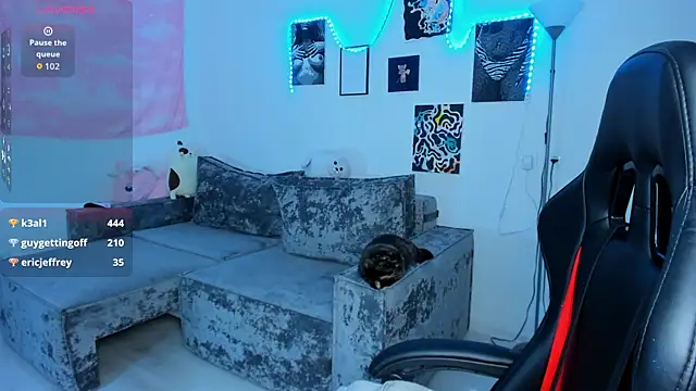 Snapshot of cute_little_ass chatting on 09.10.25 cute little ass online show from 09.10.25