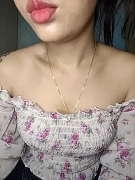 Snapshot of MyWet117 chatting on 11.10.25 MyWet117 online show from 11.10.25