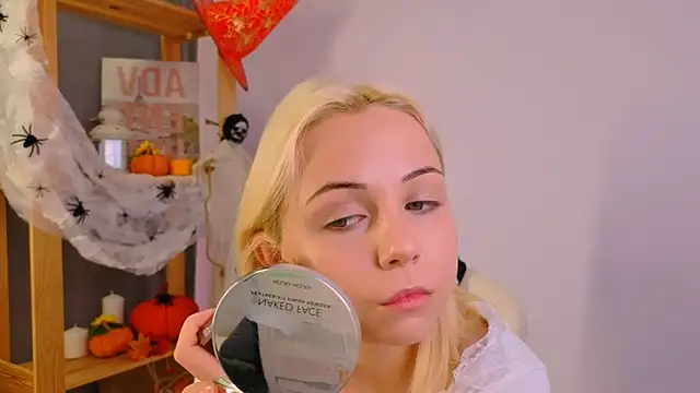 Charlotte Colinss online show from 10.21.25