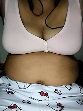 Snapshot of Sexey-Rani chatting on 10.11.25 Sexey-Rani online show from 10.11.25