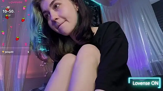 Snapshot of Miko_Meow chatting on 06.08.26 Miko Meow online show from 06.08.26