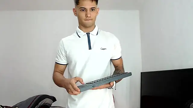 Alex mojica online show from 12.14.25