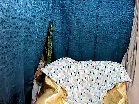 Snapshot of FlowerSexy chatting on 09.30.25 FlowerSexy online show from 09.30.25