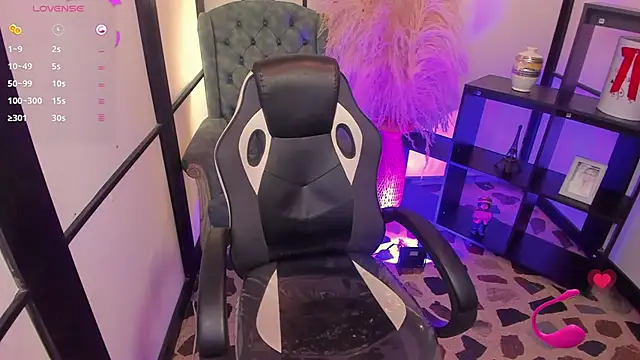 NahomiRichards  online show from 02.13.26