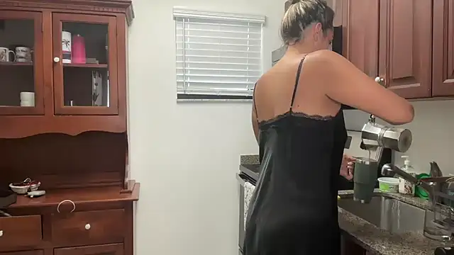 prettyykitty22 online show from 11.03.25