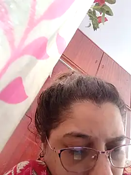 Snapshot of thanusi_2 chatting on 09.11.25 thanusi 2 online show from 09.11.25