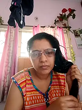 Snapshot of thanusi_2 chatting on 09.25.25 thanusi 2 online show from 09.25.25