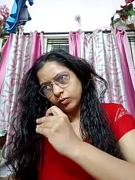 Snapshot of thanusi_2 chatting on 10.24.25 thanusi 2 online show from 10.24.25