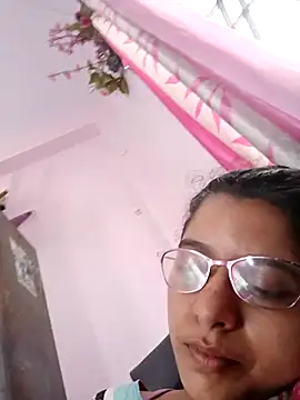 Snapshot of thanusi_2 chatting on 11.02.25 thanusi 2 online show from 11.02.25