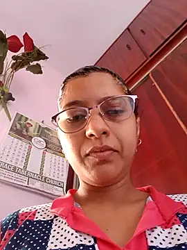 Snapshot of thanusi_2 chatting on 11.14.25 thanusi 2 online show from 11.14.25