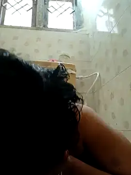 Snapshot of thanusi_2 chatting on 11.19.25 thanusi 2 online show from 11.19.25