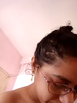 Snapshot of thanusi_2 chatting on 12.05.25 thanusi 2 online show from 12.05.25