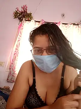 Snapshot of thanusi_2 chatting on 01.13.26 thanusi 2 online show from 01.13.26