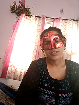 Snapshot of thanusi_2 chatting on 02.13.26 thanusi 2 online show from 02.13.26