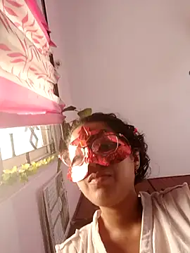 Snapshot of thanusi_2 chatting on 02.27.26 thanusi 2 online show from 02.27.26