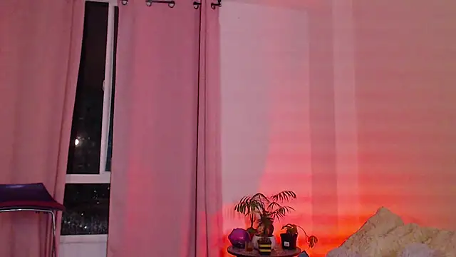 Snapshot of Theevae chatting on 10.10.25 Theevae online show from 10.10.25