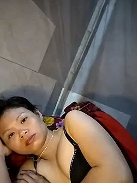 LinhNa999 online show from 11.25.25