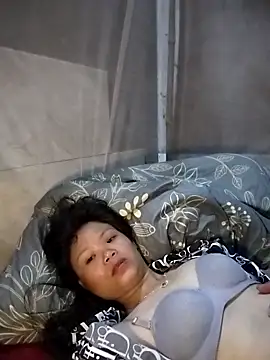 LinhNa999 online show from 04.15.26