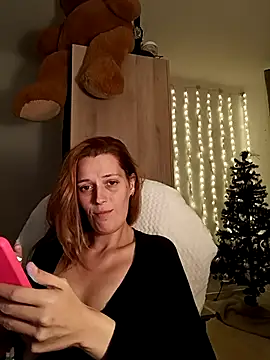 Mila Luciphya online show from 11.25.25