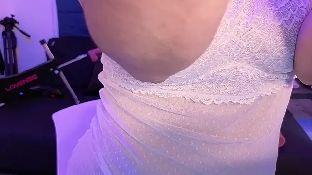 elowen halley1 online show from 10.06.25