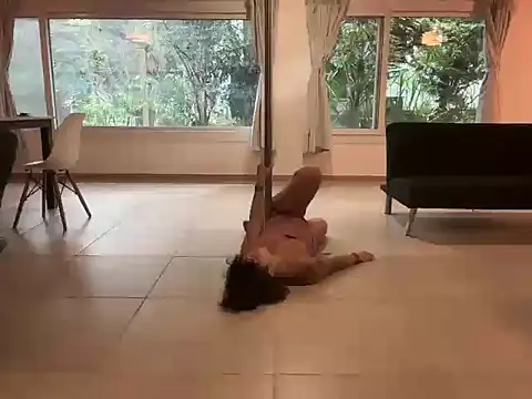 Snapshot of Sexyshygirl chatting on 04.03.26 Sexyshygirl online show from 04.03.26