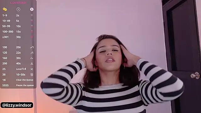 Snapshot of lizzywindsor chatting on 02.11.26 lizzywindsor online show from 02.11.26