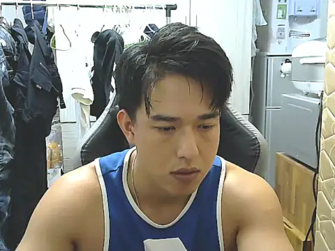 Snapshot of hunterXhan chatting on 09.15.25 hunterXhan online show from 09.15.25