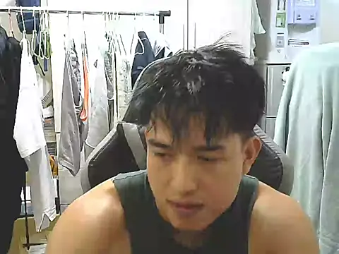 Snapshot of hunterXhan chatting on 09.19.25 hunterXhan online show from 09.19.25