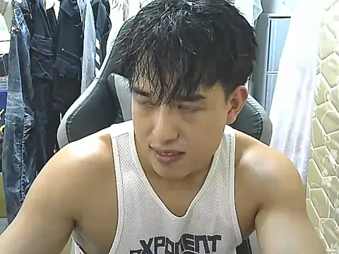 Snapshot of hunterXhan chatting on 10.07.25 hunterXhan online show from 10.07.25