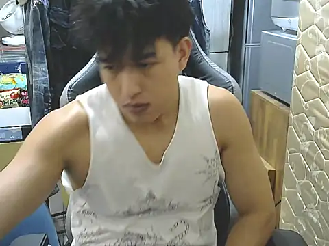 Snapshot of hunterXhan chatting on 10.08.25 hunterXhan online show from 10.08.25