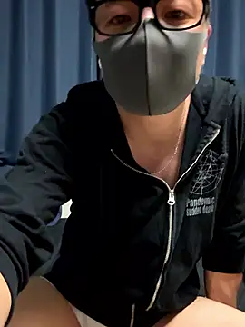 Snapshot of _K_K chatting on 11.16.25 K K online show from 11.16.25